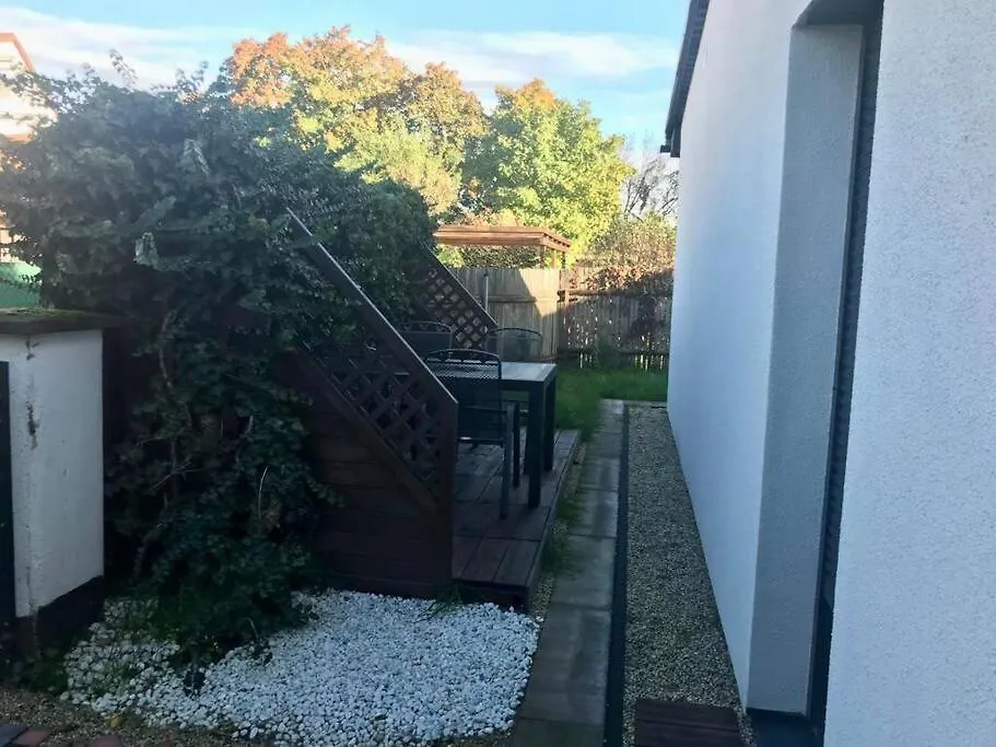 Bezauberndes Gaestehaus Mit Terrasse Nürnberg