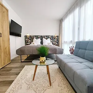  Apartment Design Fuer Bis Zu 4 Im 2 Og, Modern, Dachterrasse, Grill, Ruhige Lage, Plus, Wii, Lan Und Wlan